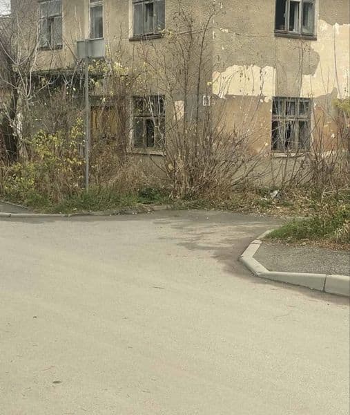 Продаж 2 поверхового будинку з ділянкою на 14 соток, 100 кв. м, 5 кімнат, на вул. Надрічна