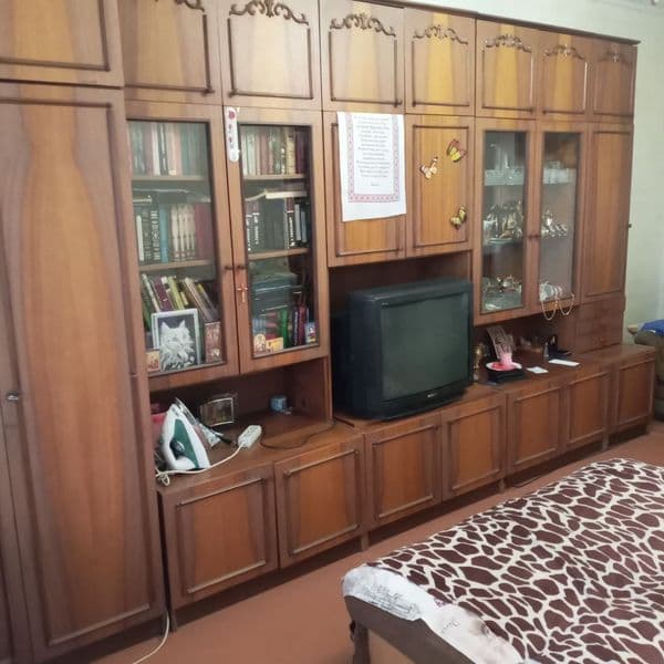 Продам двухкомнатную квартиру на Тавріческом.