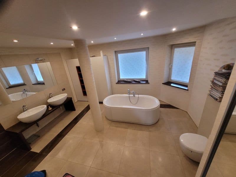 Sprzedam dom 196m z garażem wolnostojącym 50m2