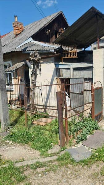 Продається будинок у місті Хуст,вулиця жайворонкова.
