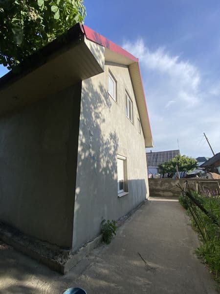 Продається двох поверховий будинок