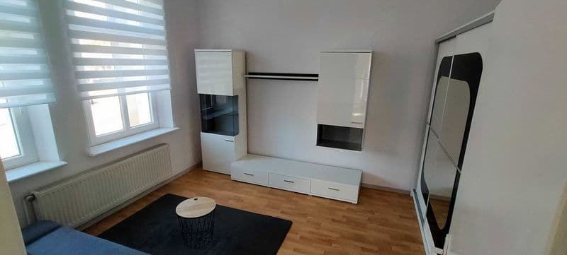 Mieszkanie w centrum, ogródek, 2 garaże - Rogoźno (sprzedaż bez pośredników)
