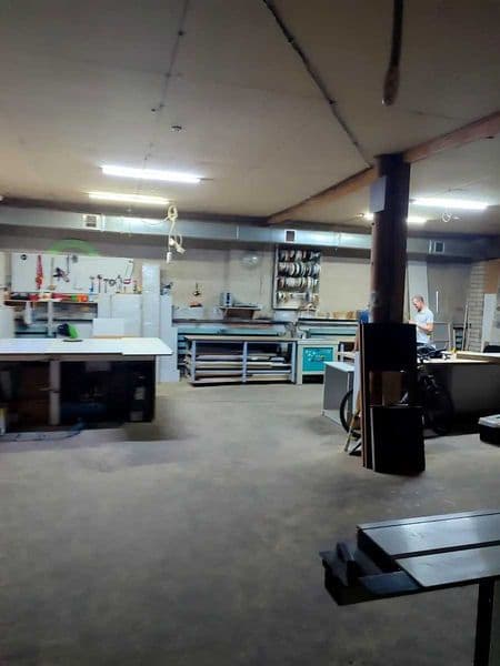 Продам виробничо - складське приміщення в районі КСК вул. Щорса