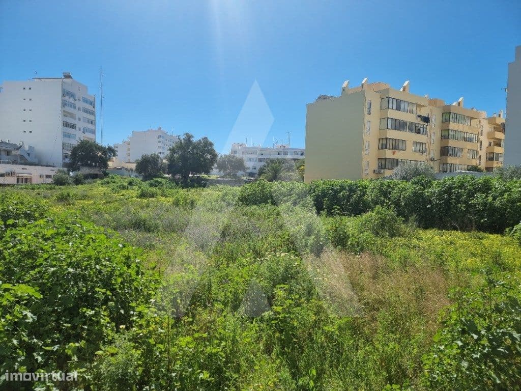 Terreno urbano, com 6.430 m2,com localização privilegiada em Olhão,...