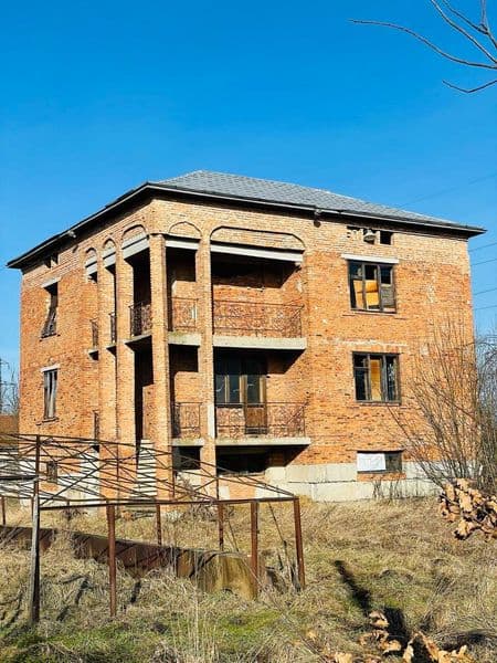 Недобудова 70% готовності, 576 м², с. Раневичі, 23 сотки, Дрогобич 1хв