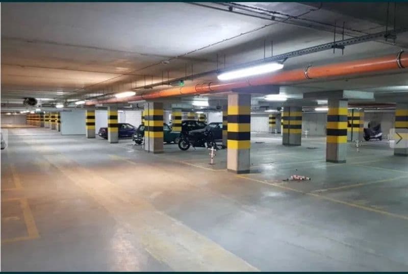 Sprzedam miejsce parkingowe w hali garażowej – ul. Hawelańska