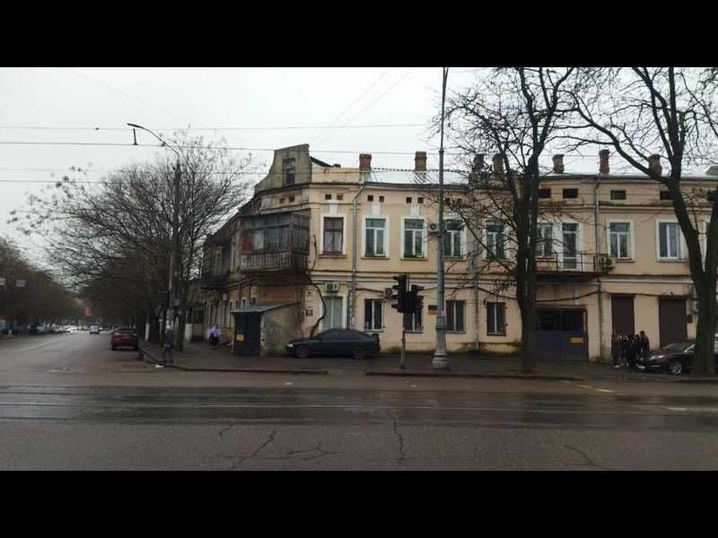 Продам підвал 81 кв.м на вул. Колонтаївська 19 - окремий фасадний вхід