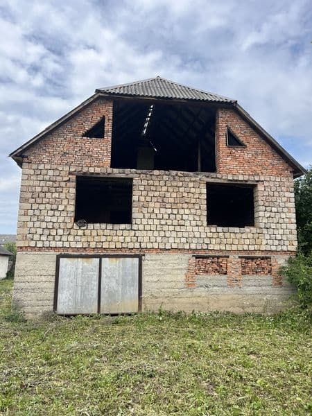 Недобудова 130 м2 приват ділянка 10 соток Берегово вул. Буча