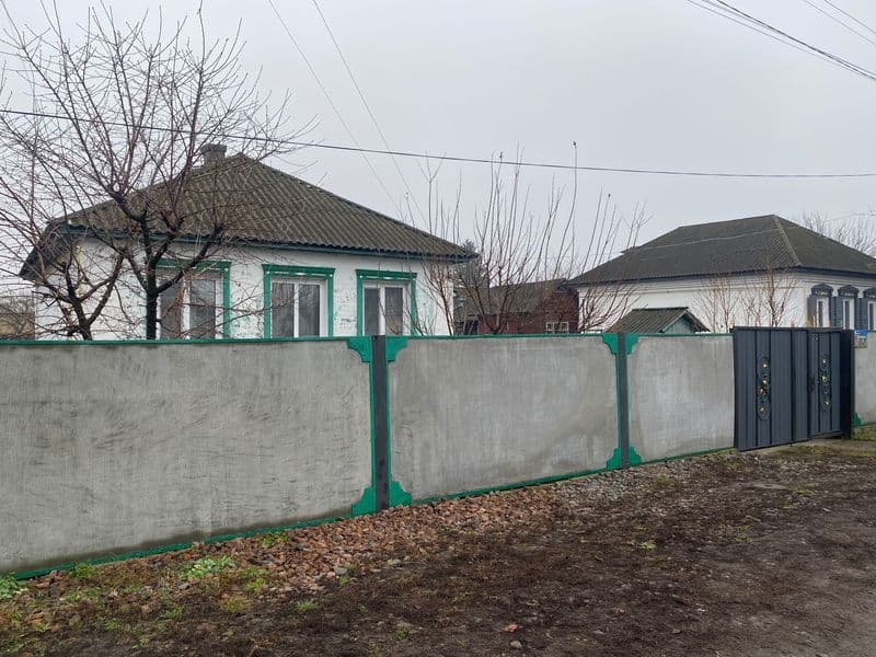 Продам добротний дім