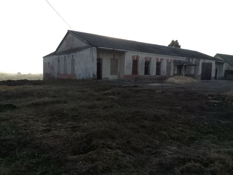 Продам  зданіє під бізнес находиц в центрі сила Краснопілка Уманького