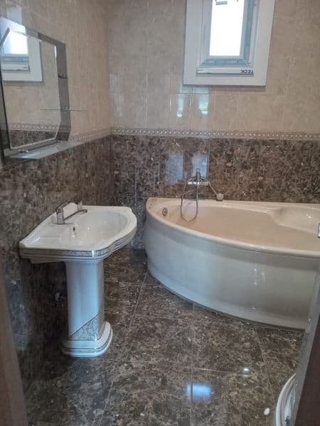 Продається будинок в м.Хуст