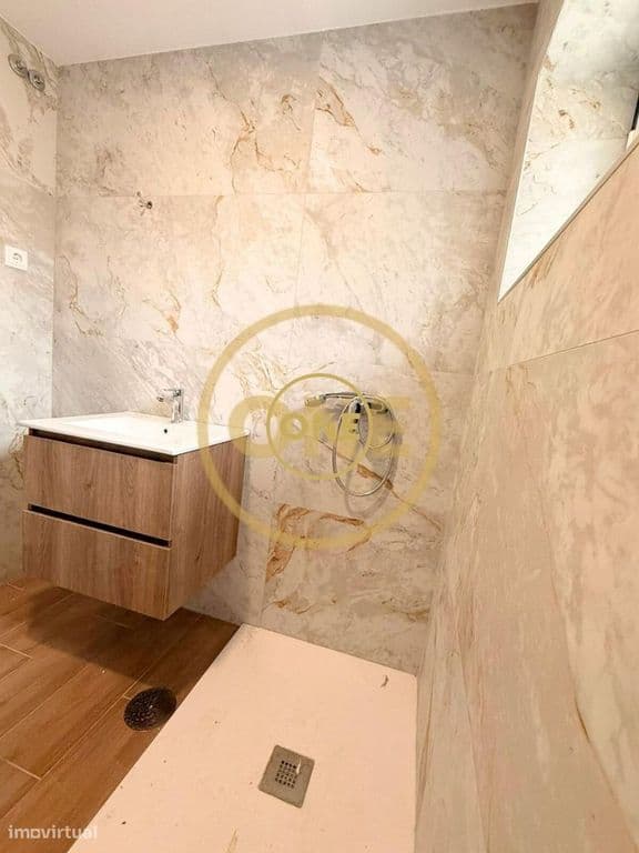 T3+1 Renovada com Suite e Garagem – São Martinho do Bispo, Coimbra