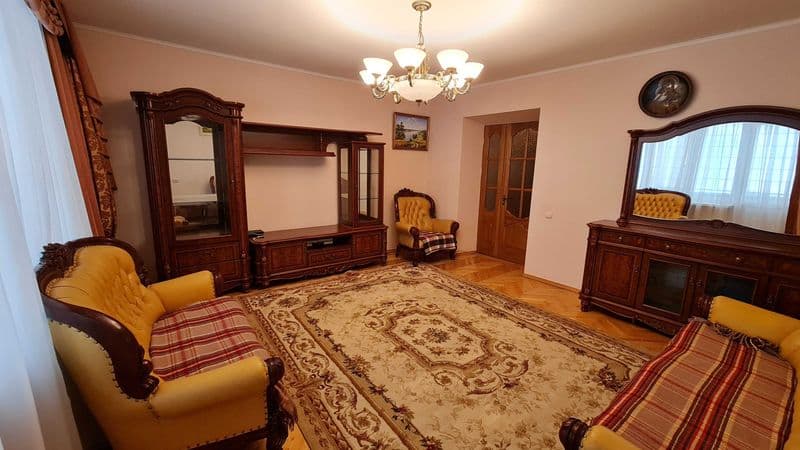 Печерськ, б-р Л. Українки.
