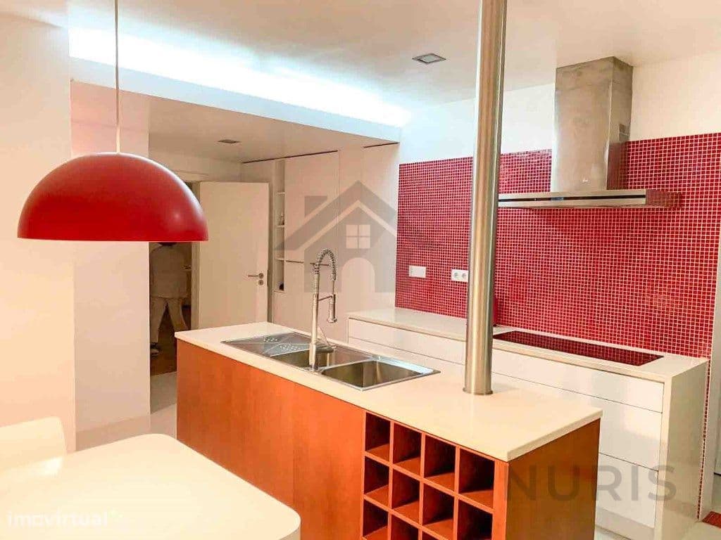 Espaçoso T4 Renovado no Centro de Portimão - 185 m²