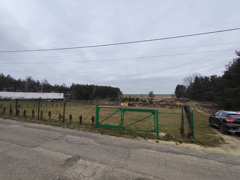 Sprzedam działkę budowlaną z pozwoleniem na budowę