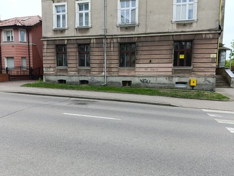 Sprzedam mieszkanie na parterze w centrum.94.10m2