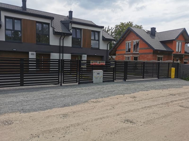 Sprzedam dwa lokale w zabudowie bliźniaczej Kobyłka ul Mironowska