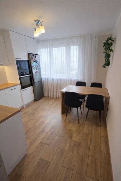 72 m² 3 pokoje klimatyzacja pełne wyposażenie balkon parking centrum