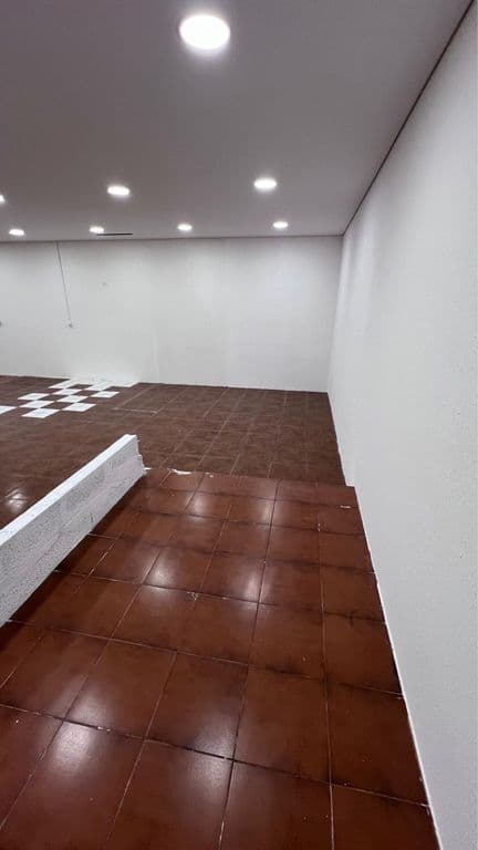 Loja com 104m2 para vender