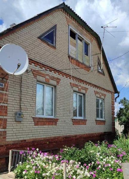 Продам добротний цегляний будинок зі зручностями в Дергачах