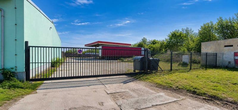 Do wynajęcia utwardzony plac 2300 m² – Koluszki, ul. Polna 33