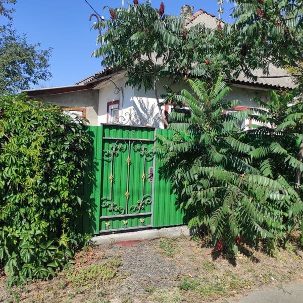 Продам по договору дарчі пів будинку