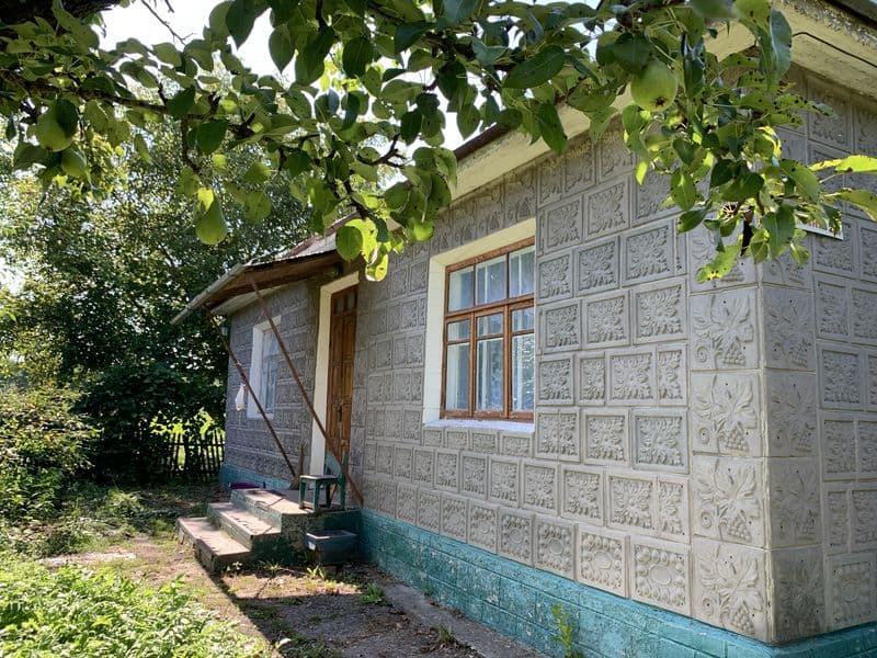 Продаж добротного цегляного будинку в гарній локації!