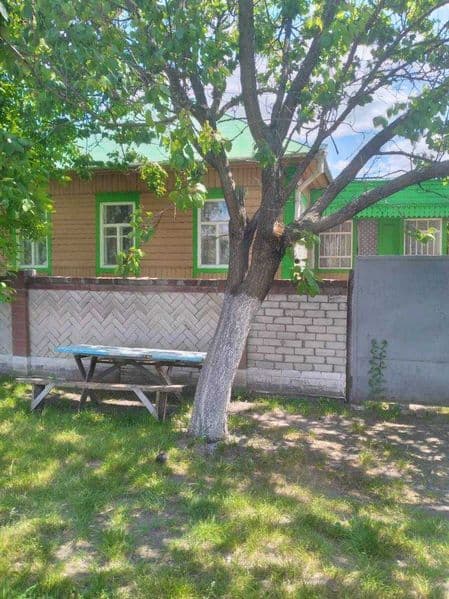 Затишний будинок у Ніжині з садом і піччю