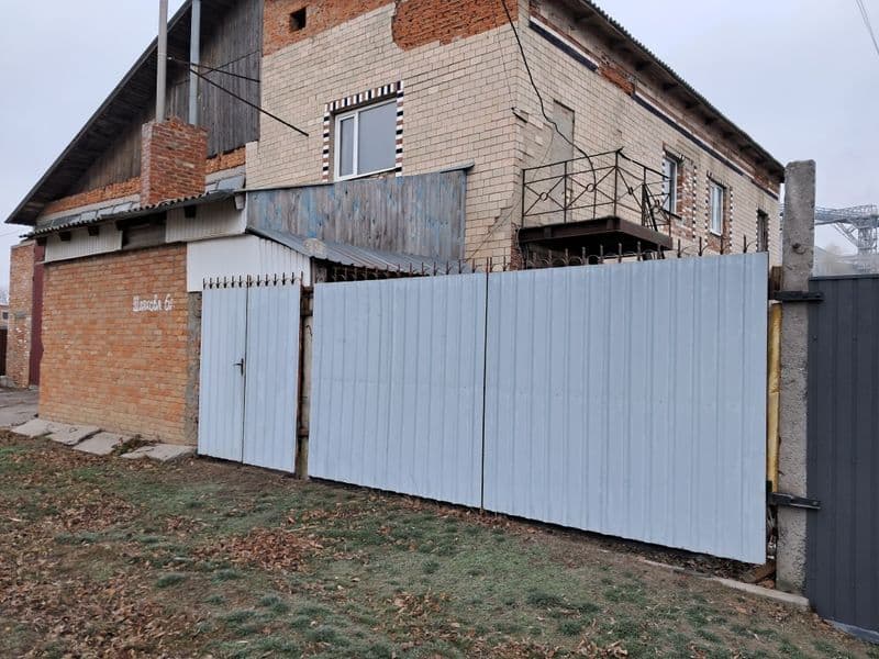 Продається гараж, офіс, магазин.