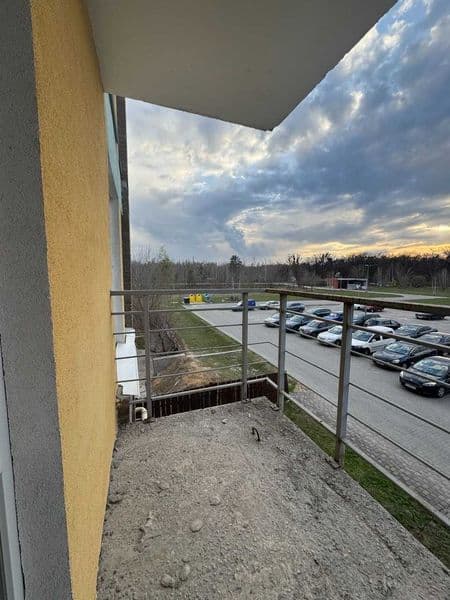 Двокімнатна квартира в зданому будинку з балконом! 2 поверх, 60 м2, Індивідуальне газове опалення! Дежавні програми Так! Мінімальне оформлення!