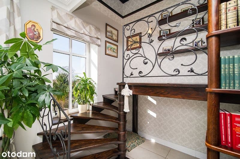 Dwupoziomowy apartament + garaż + miejsce parkingowe + ogród