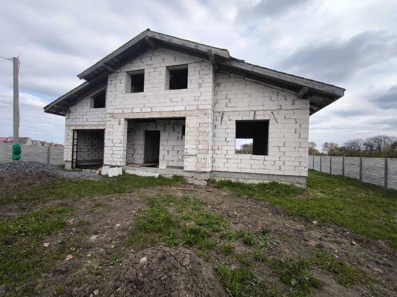 Продаж сучасної двоповерхової новобудови