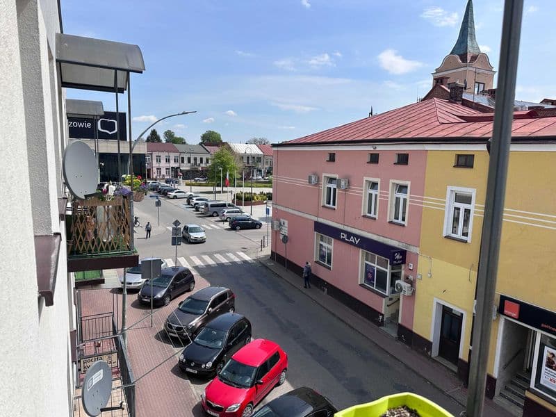 Przestronne 3-pokojowe mieszkanie w ścisłym centrum Lubaczowa