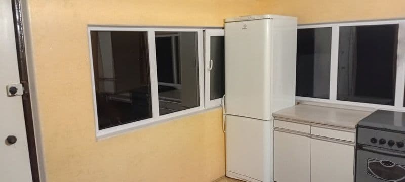 Продається чотирьох кімнатна квартира і магазин