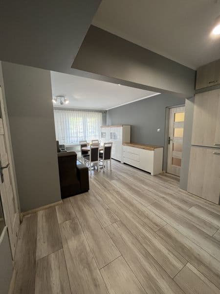 Mieszkanie na parterze 60 m2 - 3 pokoje kuchnia łazienka toaleta balkon piwnica