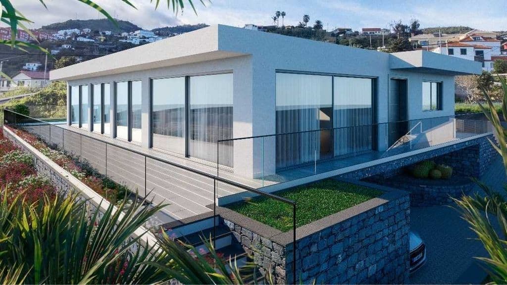 Moradia T3 Térrea de Luxo com Piscina e Vista Definitiva – Caniço