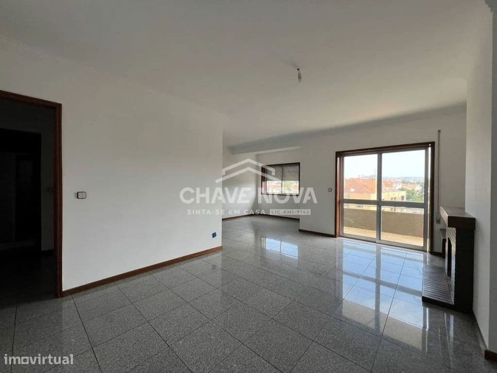 T4 c/lugar de garagem em Canidelo (Quinta da Bela Vista)