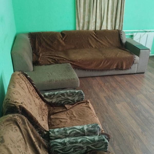 Здається пів будинку в Броварах (45м)