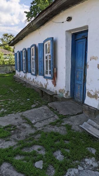 Продам будинок із прибудинковою ділянкою