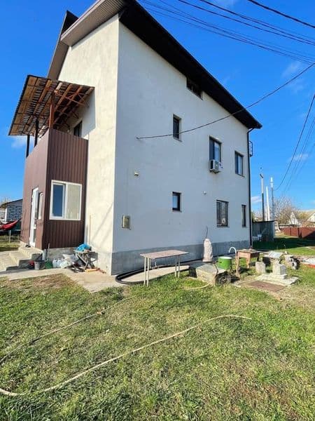 Продаж  будинку  в житловому районі міста