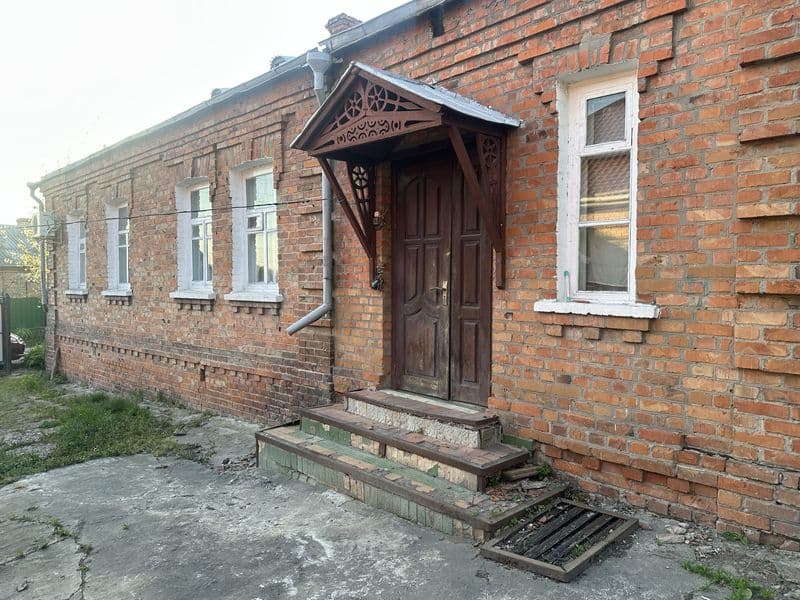 Житловий будинок з земельною ділянкою 14 соток
