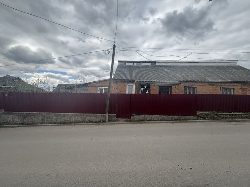 Продам 1/2 будинку в самому центрі м.Тульчин