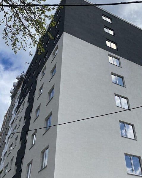 Простора 2-х кімнатна квартира в новому будинку на Урожаї