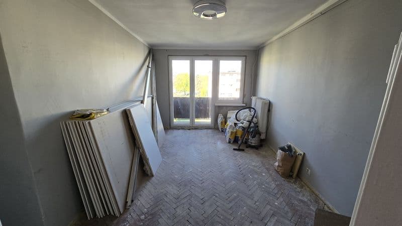 Mieszkanie dwupokojowe os. Armii krajowej do remontu