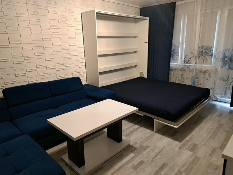 Mieszkanie 3 pokoje 68m2, 9 piętro w bloku 10 piętrowym Przylesie ul.Jastrzębia.