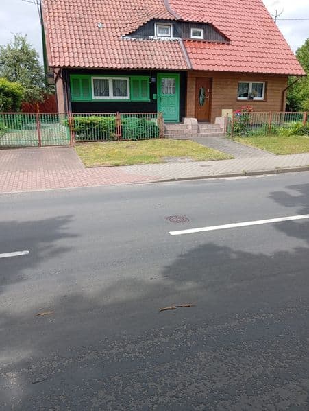 Dom z dużą działką nad jeziorem Lipowo – Dębno. Całoroczny lub letniskowy.