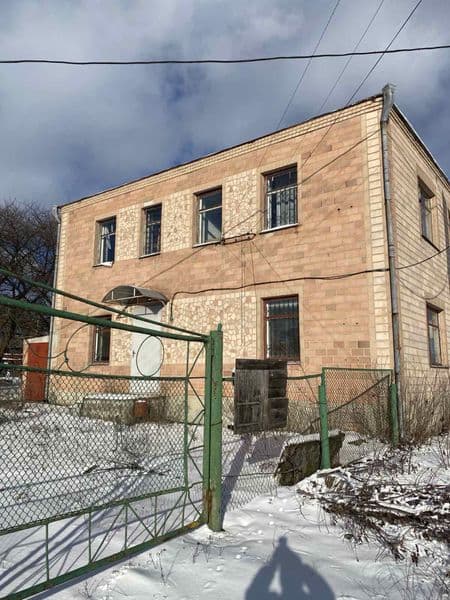 Продам двоповерхове приміщення