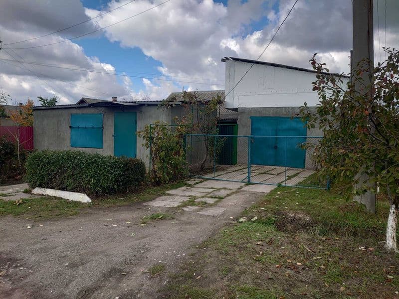 СРОЧНО!!! Продам 3 дома с торговой площадью .