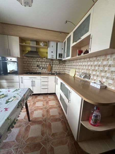 Здається 3х кімн квартира з автономним опаленням  вул Новочерчецька