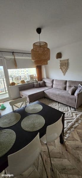 Mieszkanie 4-pokojowe z balkonem i piwnicą 5,10m2